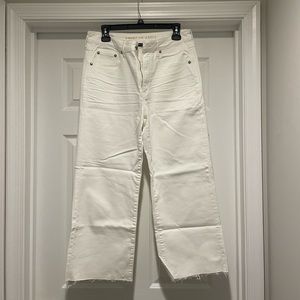 American Eagle White Hi Rise Crop Jean
